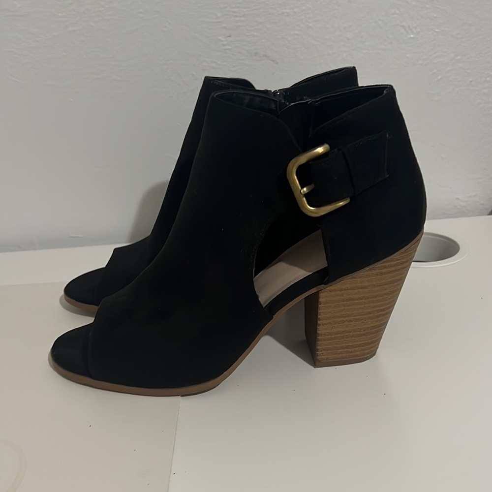 Open toed booties - Picture 2 of 7